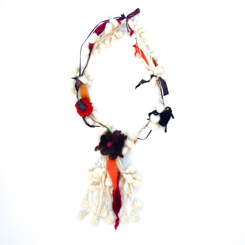 Collier sautoir en laine vierge de Patagonie ECRU Collier sautoir en laine vierge de Patagonie ECRU