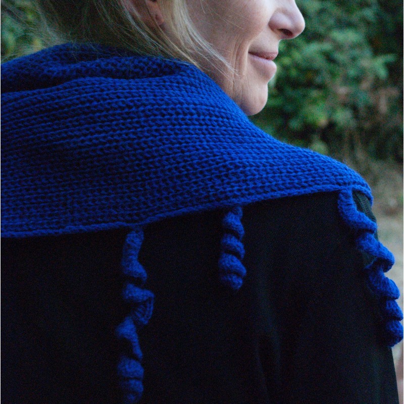 Echarpe MACHU pompons et baby alpaga BLEU KLEIN Echarpe MACHU pompons et baby alpaga BLEU KLEIN